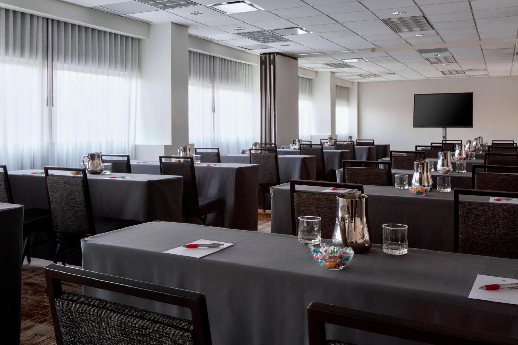 Laguardia Airport Marriott Hotel